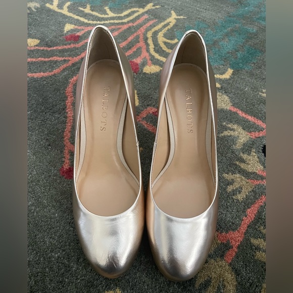 Talbots Gold Metallic Leather Pumps Size 5 - Picture 4 of 8